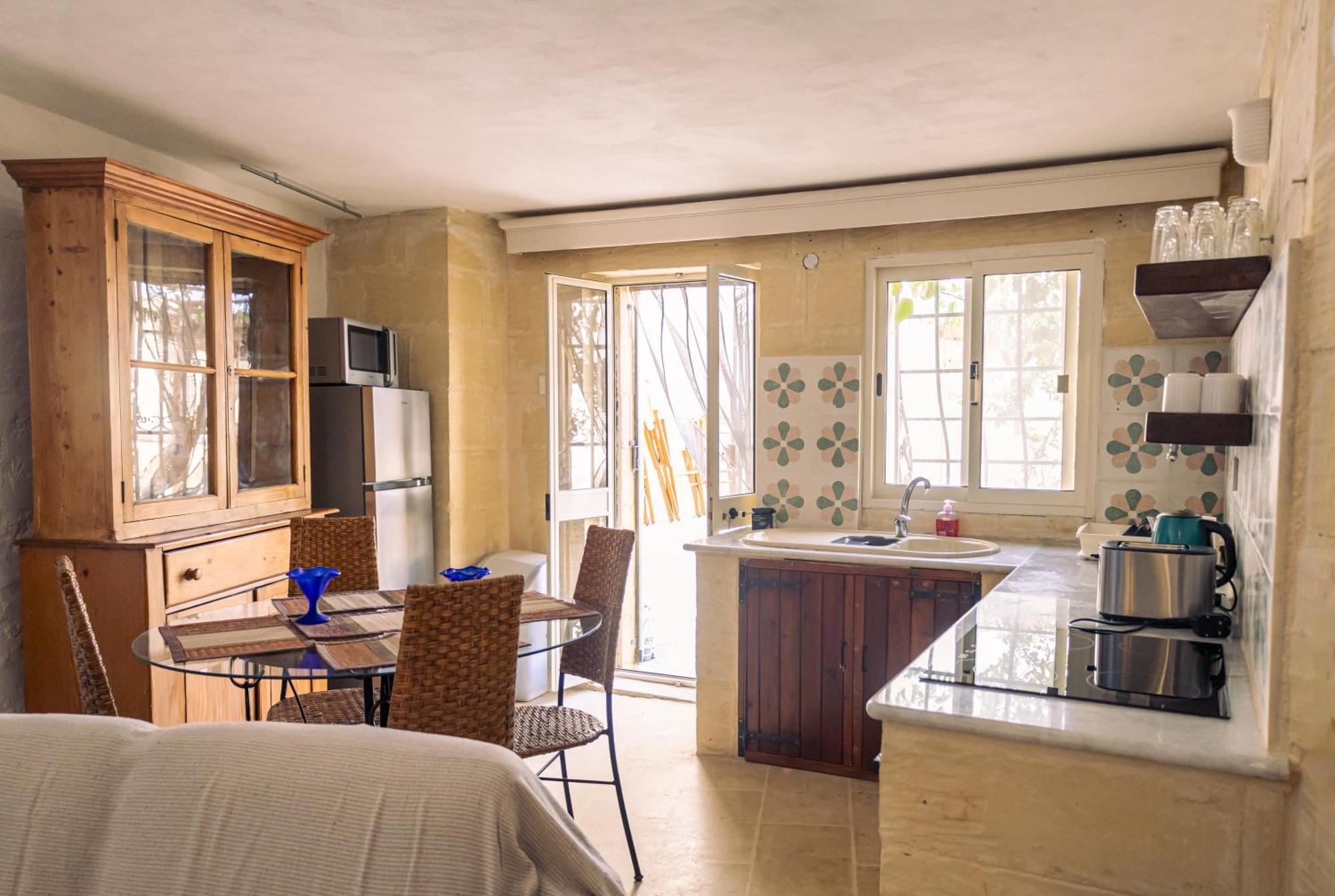 Tranquil 2-Bedroom Escape Надур Экстерьер фото